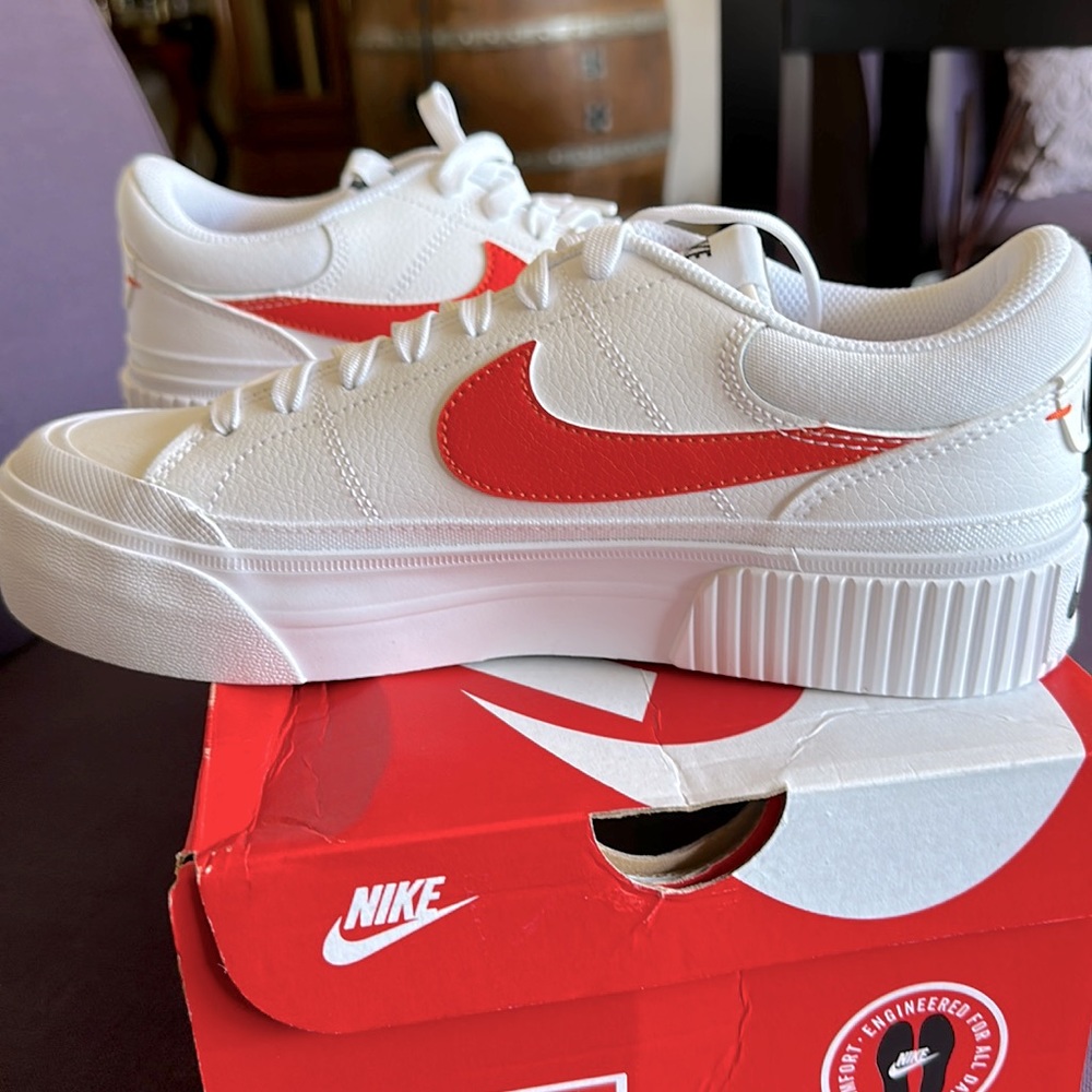 Nike Court Legacy Lift - Size 8